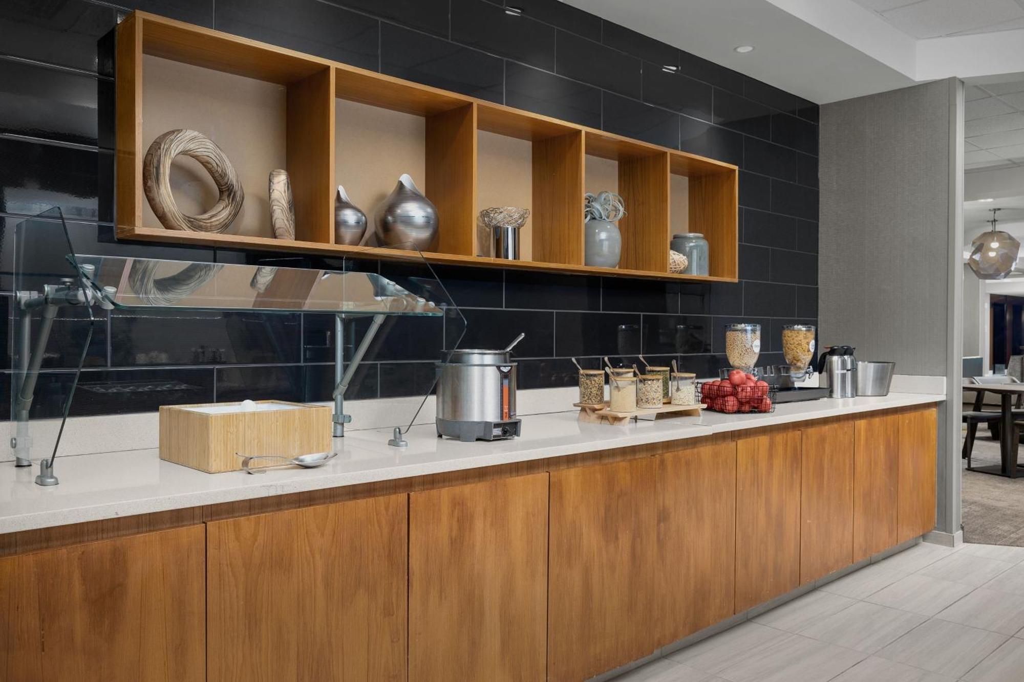 Springhill Suites Boston Пибоди Экстерьер фото